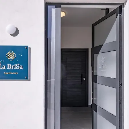 Ξενοδοχείο με διαμερίσματα La Brisa 4*